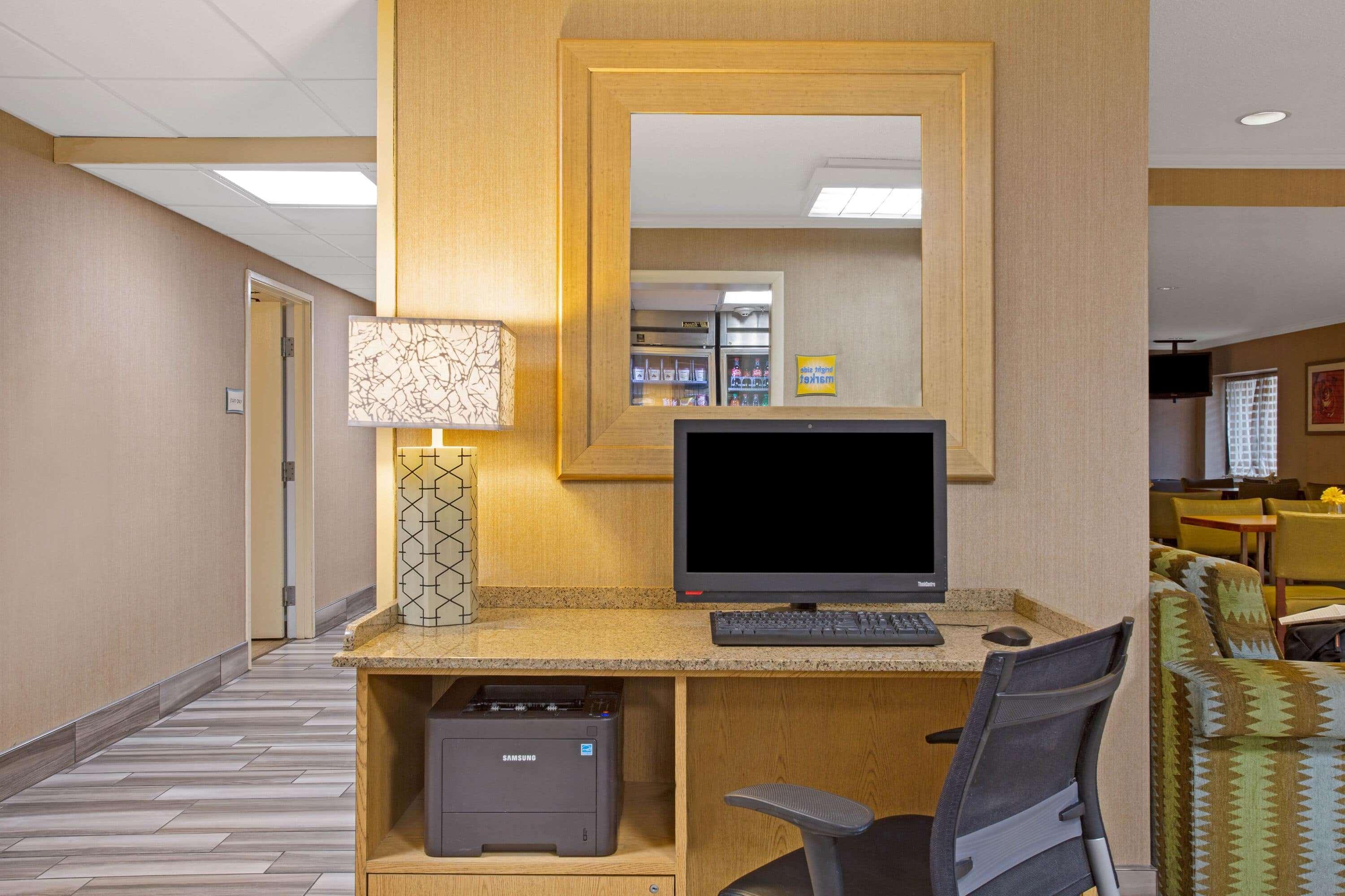 La Quinta Inn By Wyndham Auburn Worcester Extérieur photo