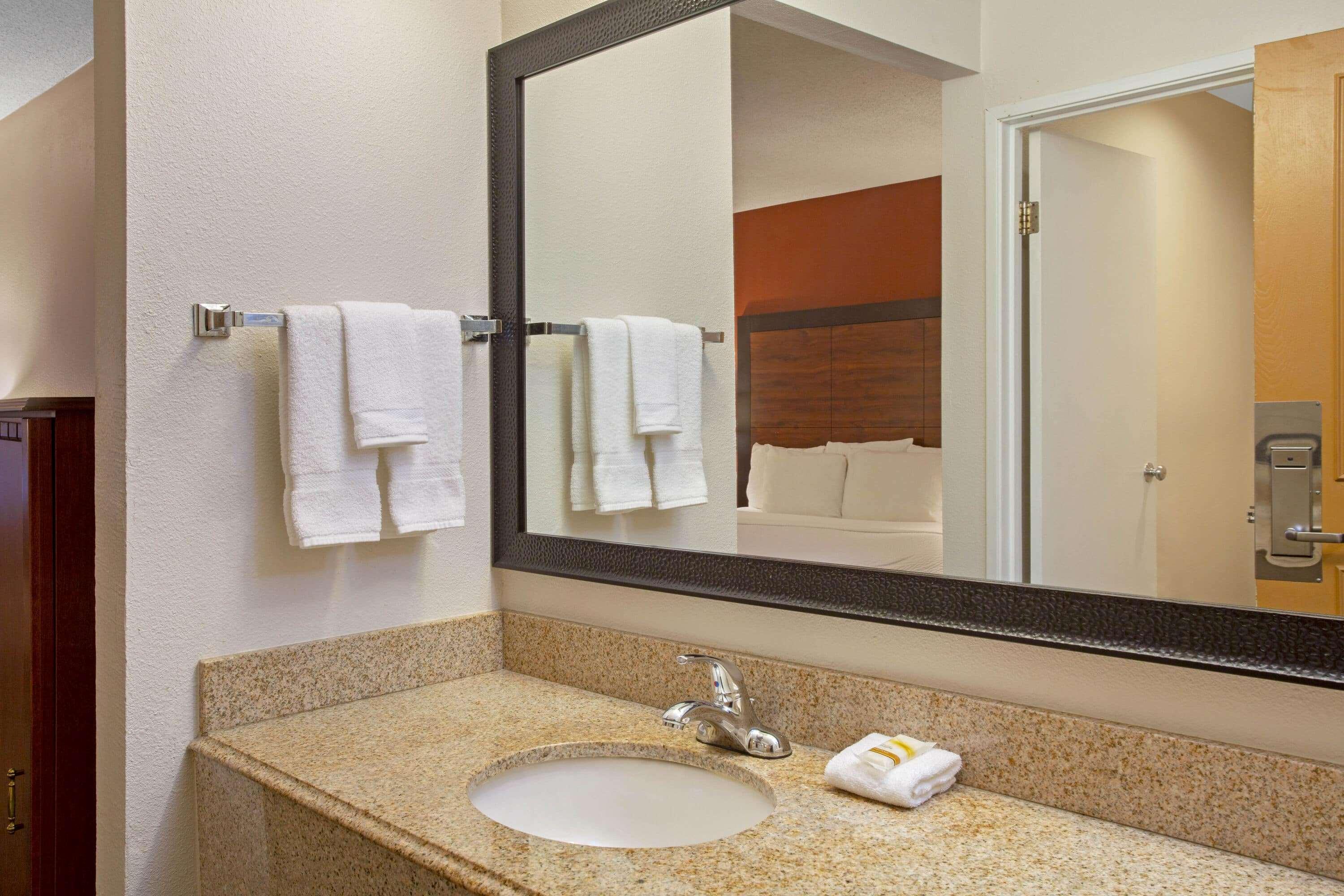 La Quinta Inn By Wyndham Auburn Worcester Extérieur photo